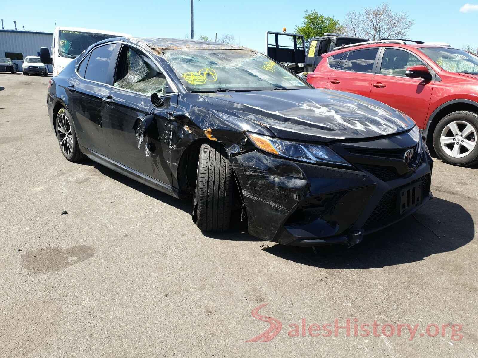 JTNB11HK5J3045500 2018 TOYOTA CAMRY