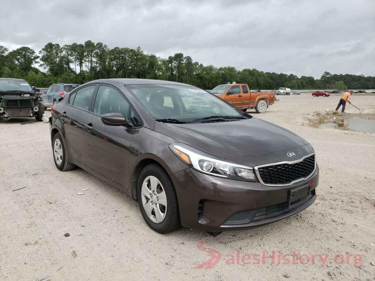 3KPFL4A7XHE010283 2017 KIA FORTE