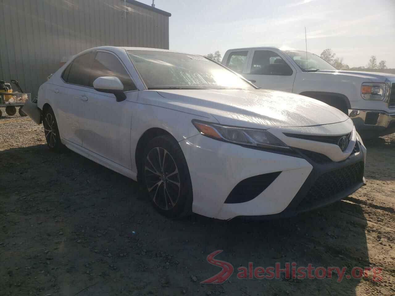 4T1B11HK1JU089570 2018 TOYOTA CAMRY