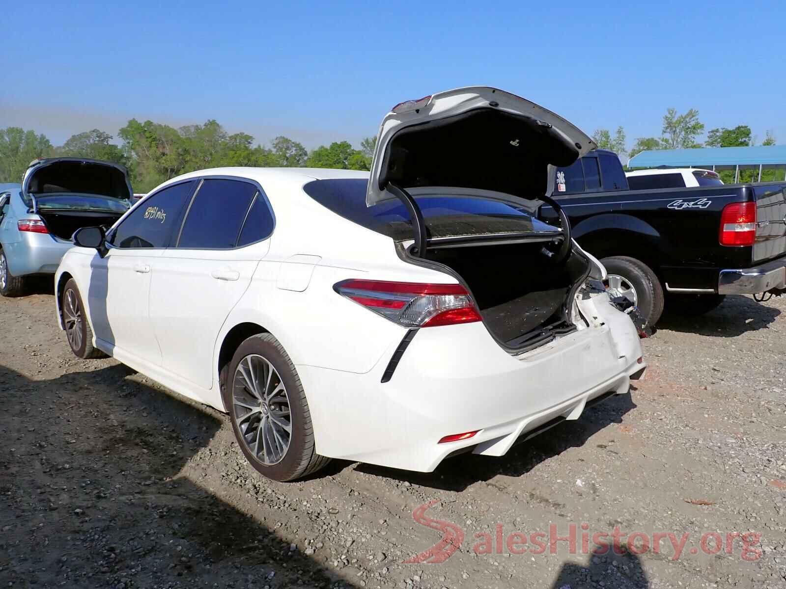 4T1B11HK1JU089570 2018 TOYOTA CAMRY