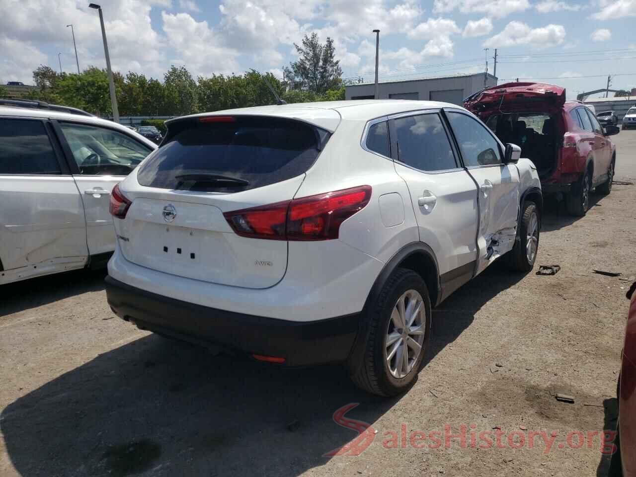 JN1BJ1CR4HW123642 2017 NISSAN ROGUE