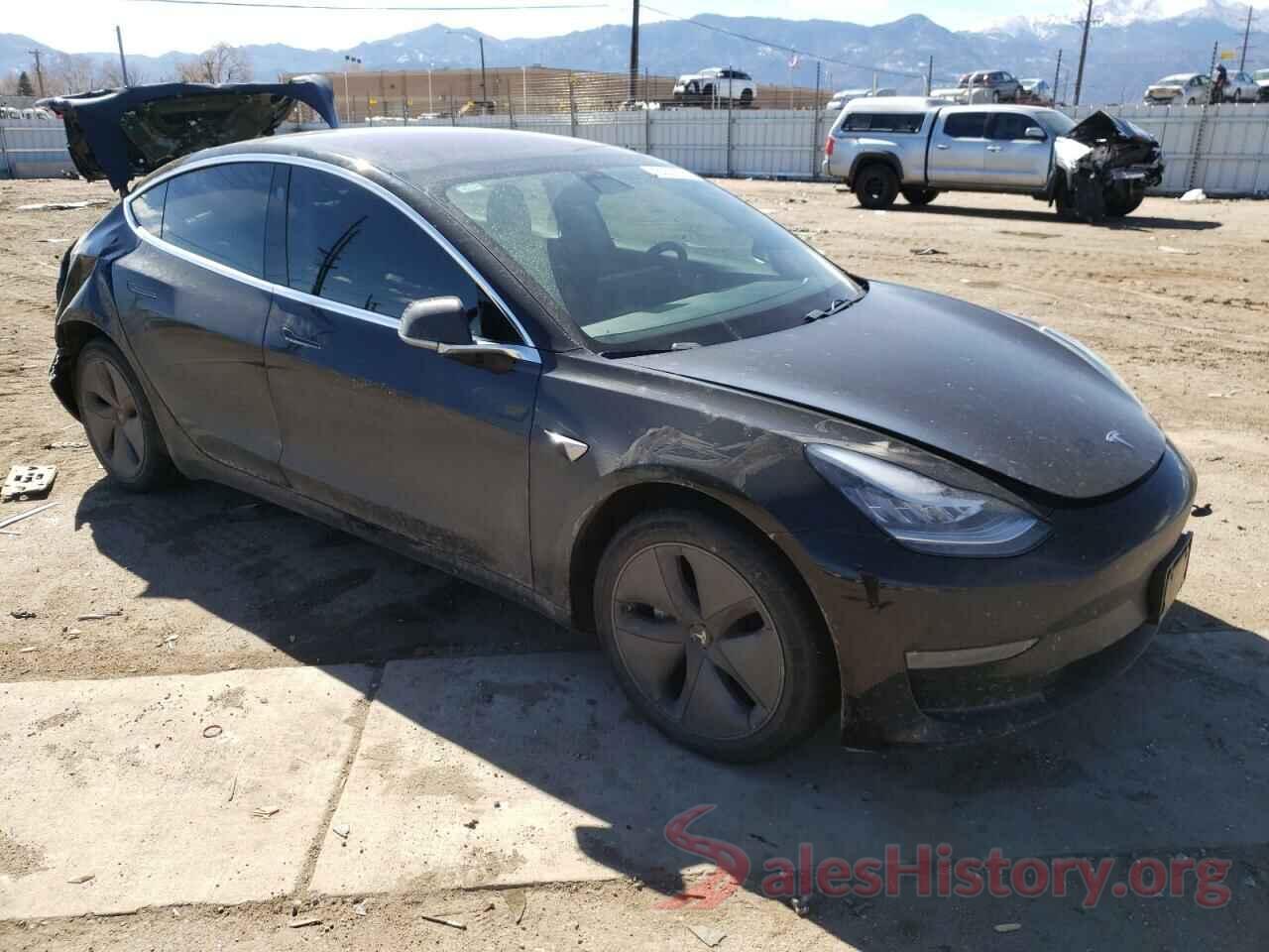 5YJ3E1EB8JF070590 2018 TESLA MODEL 3