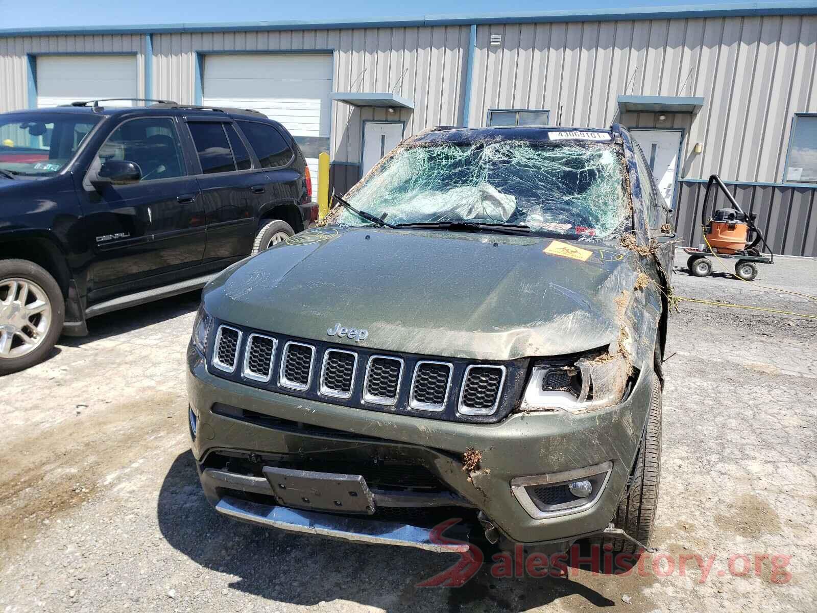 3C4NJDCB7JT222756 2018 JEEP COMPASS