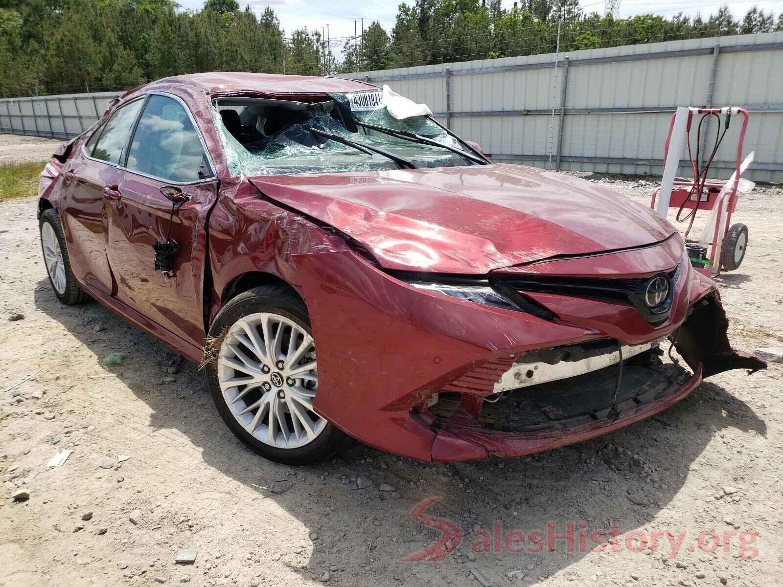 4T1B11HK1JU615762 2018 TOYOTA CAMRY