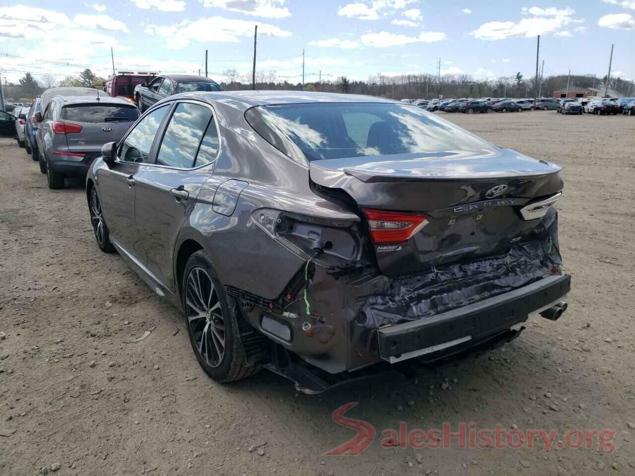 4T1B11HK9JU157999 2018 TOYOTA CAMRY