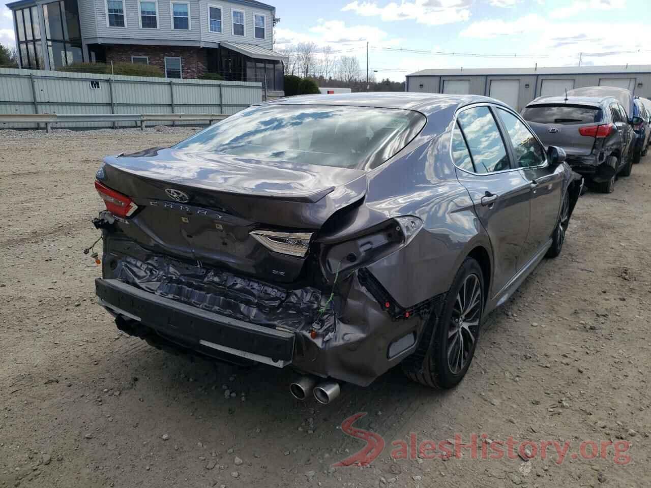 4T1B11HK9JU157999 2018 TOYOTA CAMRY