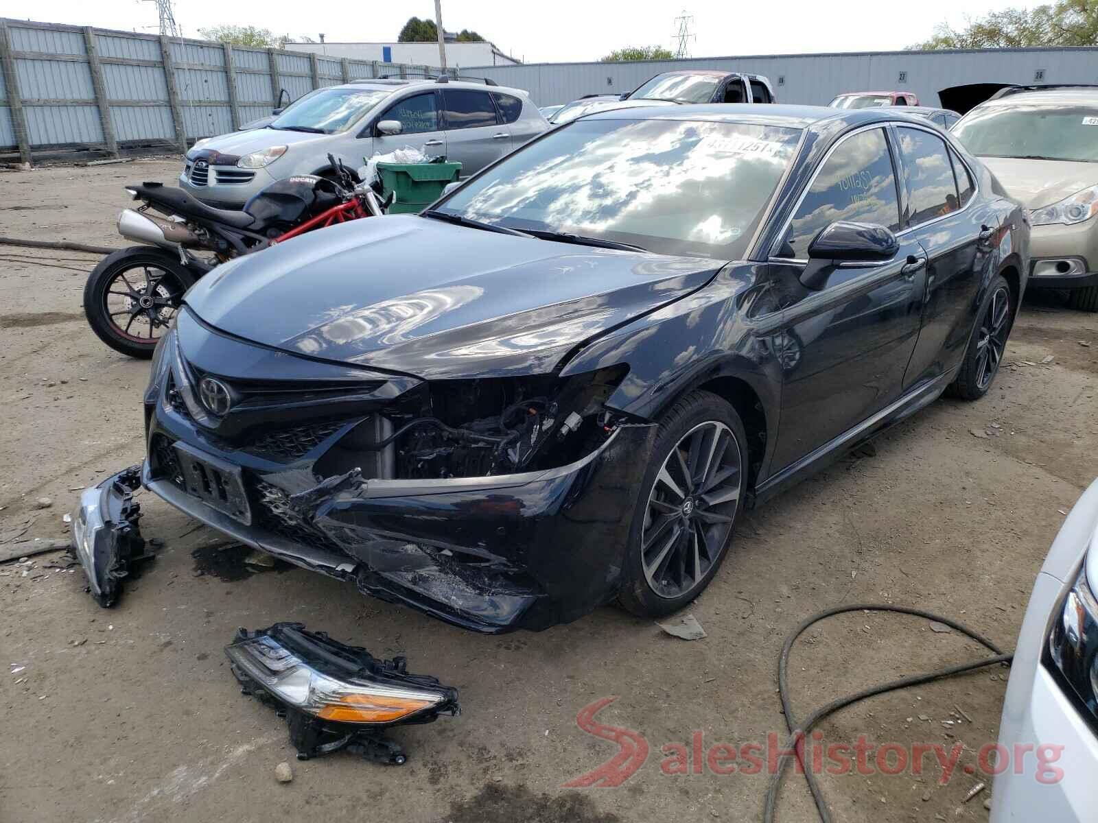 4T1B61HKXJU075944 2018 TOYOTA CAMRY