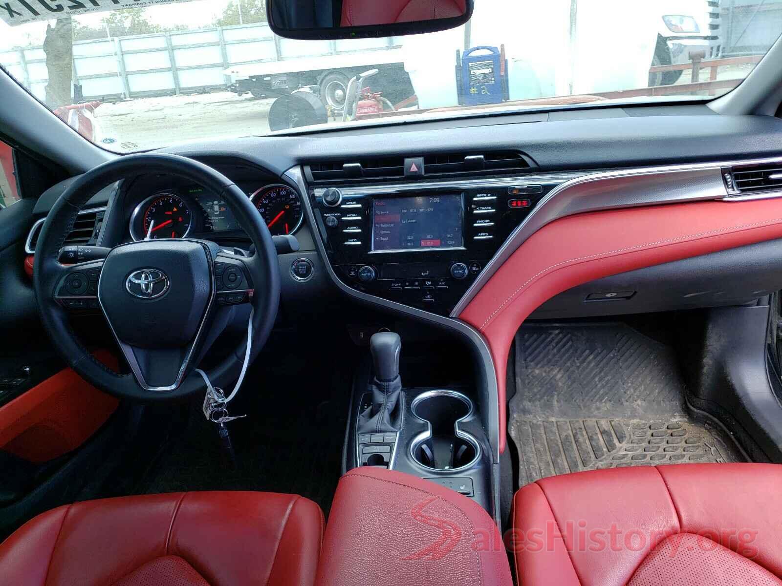 4T1B61HKXJU075944 2018 TOYOTA CAMRY