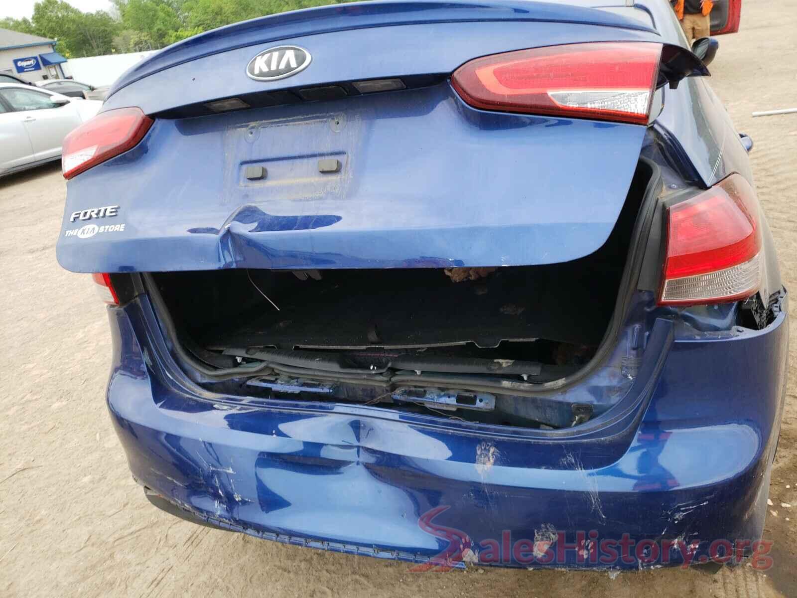 3KPFK4A75JE167194 2018 KIA FORTE