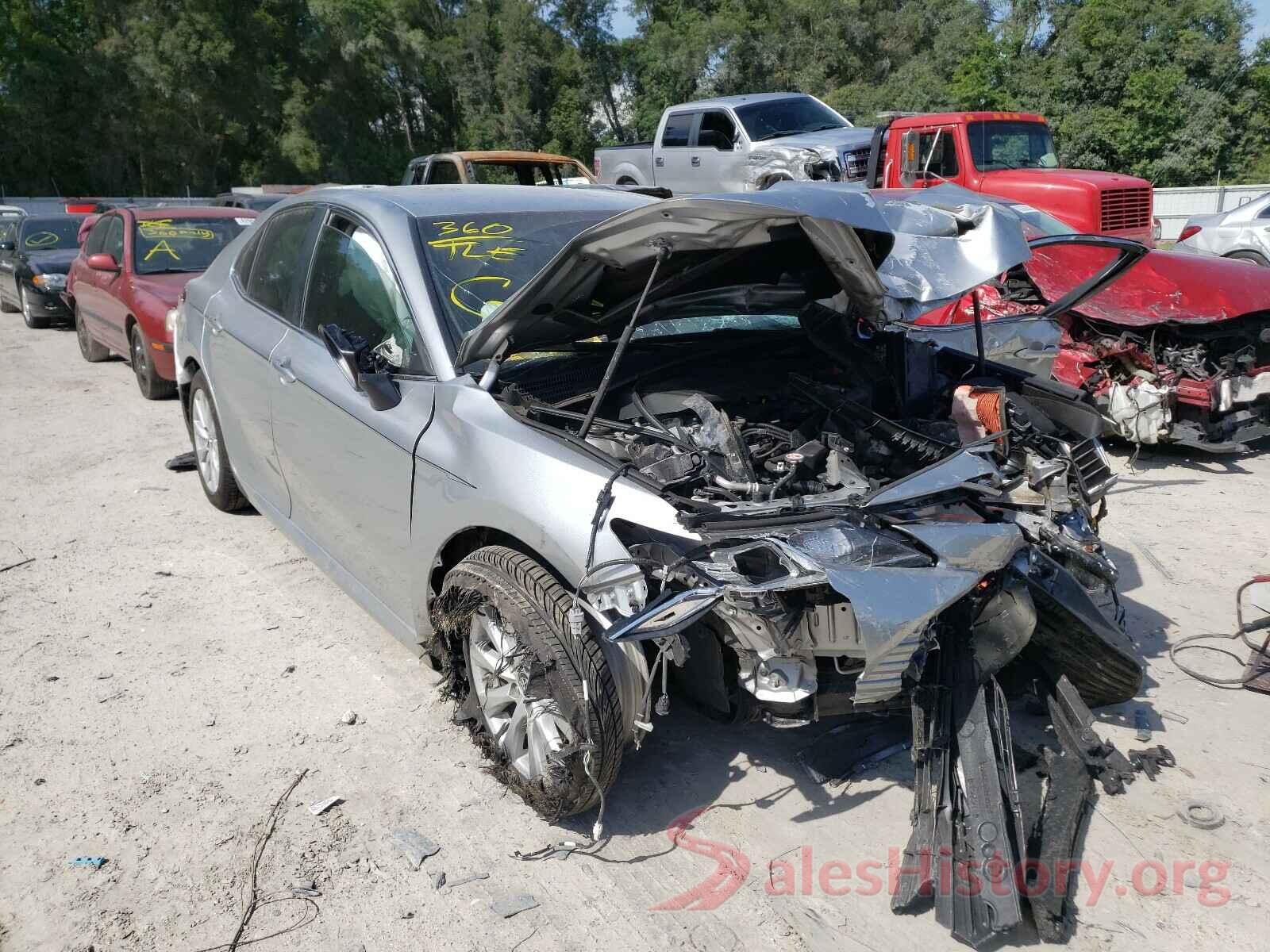 4T1B11HK3JU648472 2018 TOYOTA CAMRY