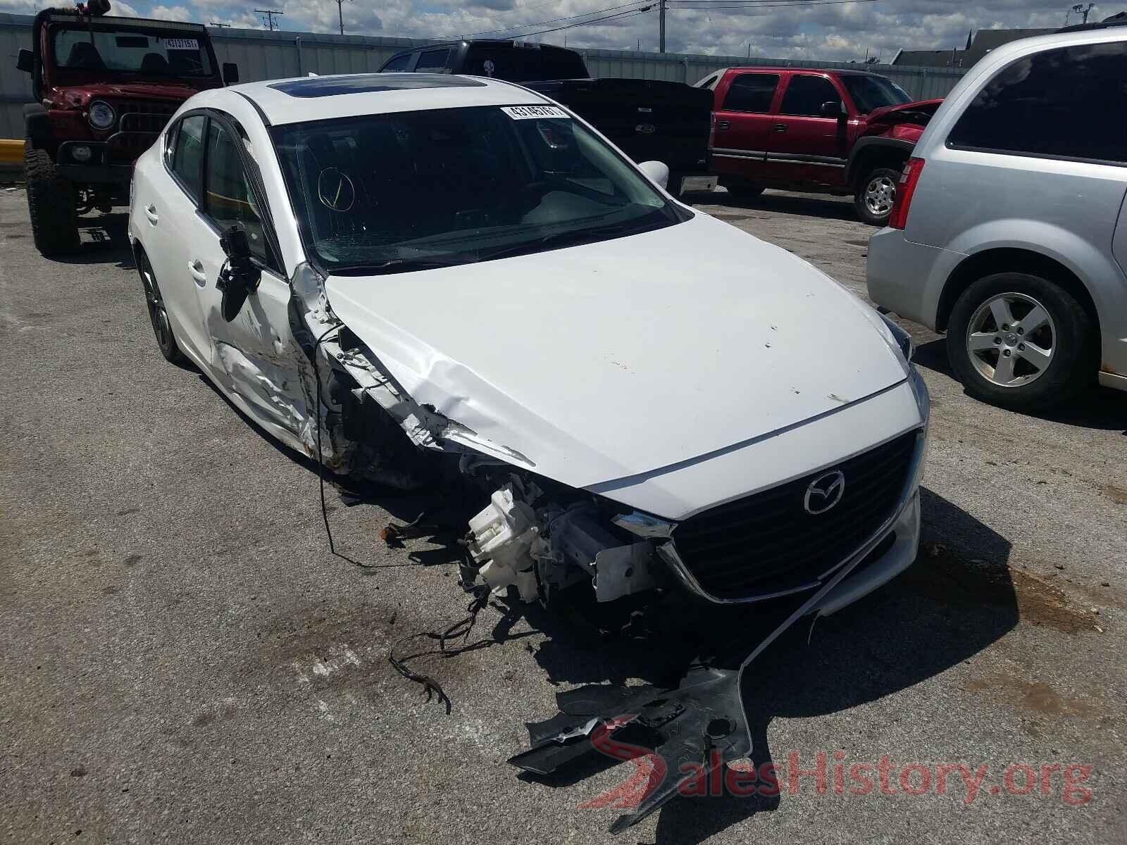 3MZBN1V3XJM203279 2018 MAZDA 3