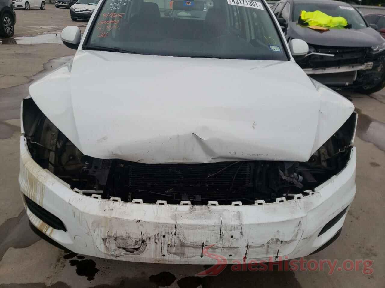 WVGAV7AX7HK015925 2017 VOLKSWAGEN TIGUAN