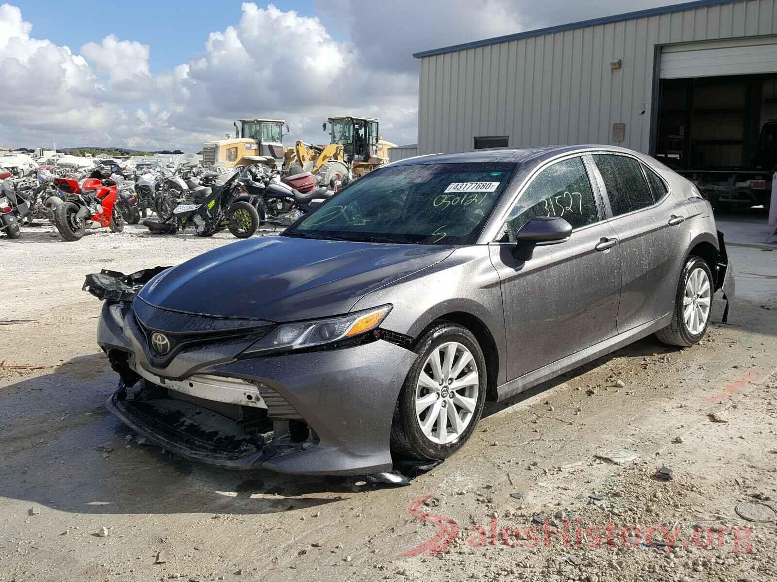 4T1B11HK8JU050121 2018 TOYOTA CAMRY