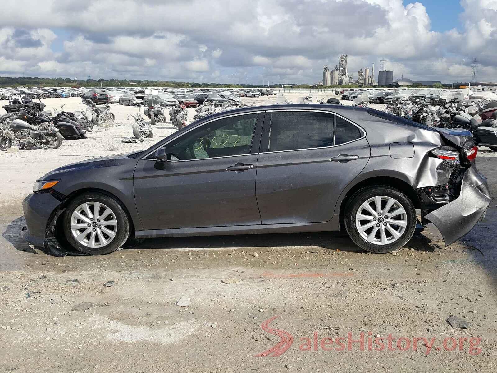 4T1B11HK8JU050121 2018 TOYOTA CAMRY