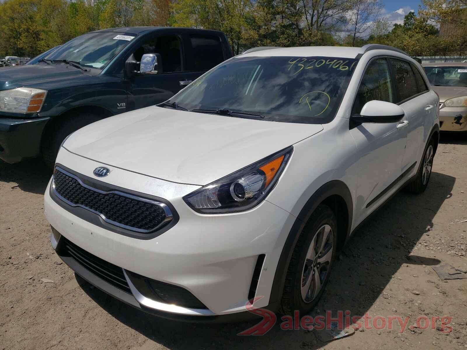 KNDCB3LC2K5264275 2019 KIA NIRO