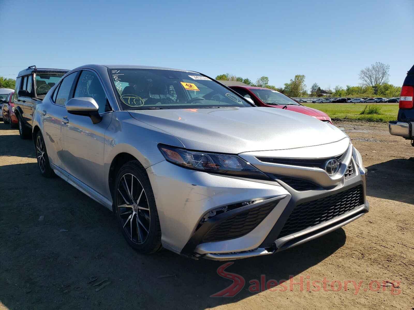 4T1G11AK8MU544774 2021 TOYOTA CAMRY