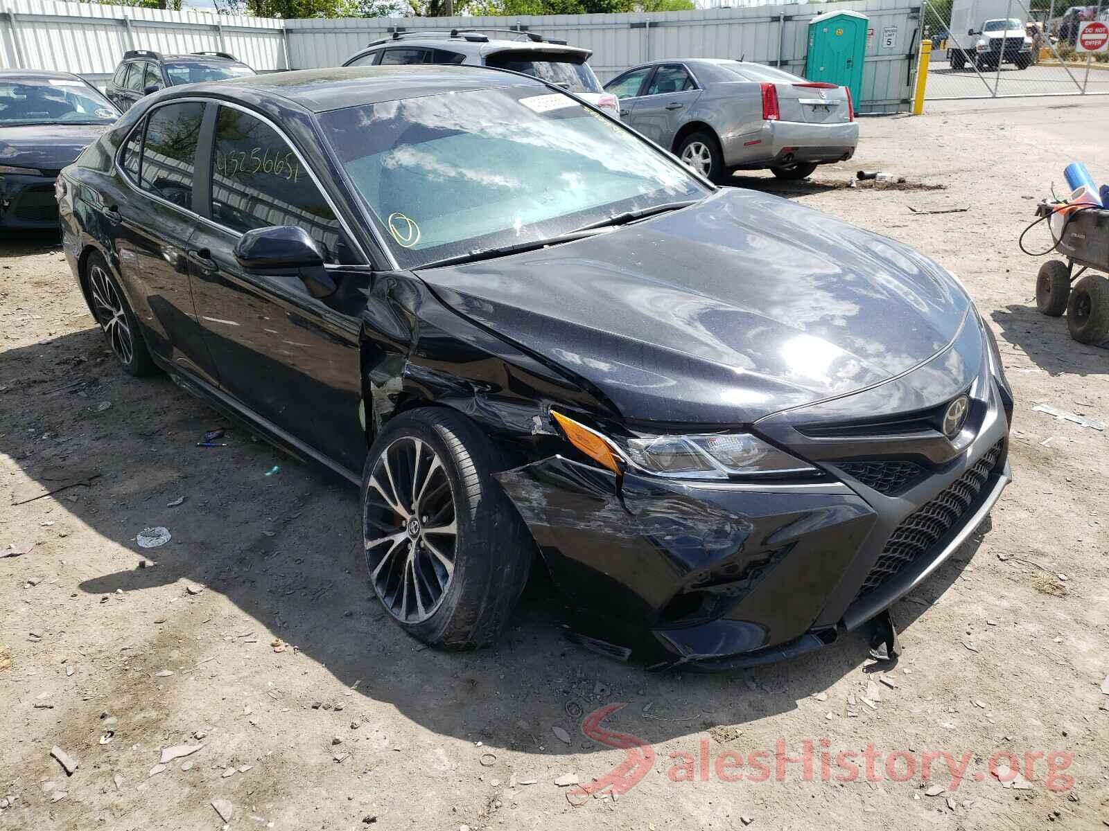 4T1B11HK5JU582183 2018 TOYOTA CAMRY