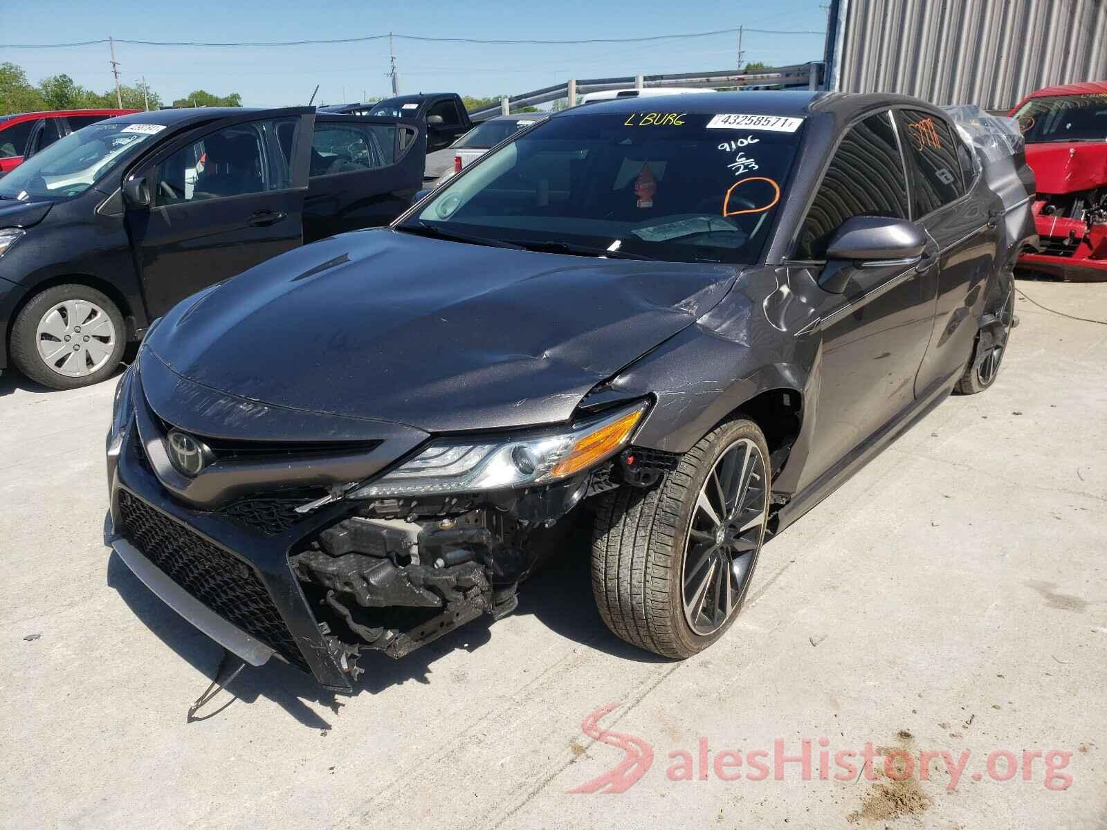 4T1B61HK8JU569106 2018 TOYOTA CAMRY