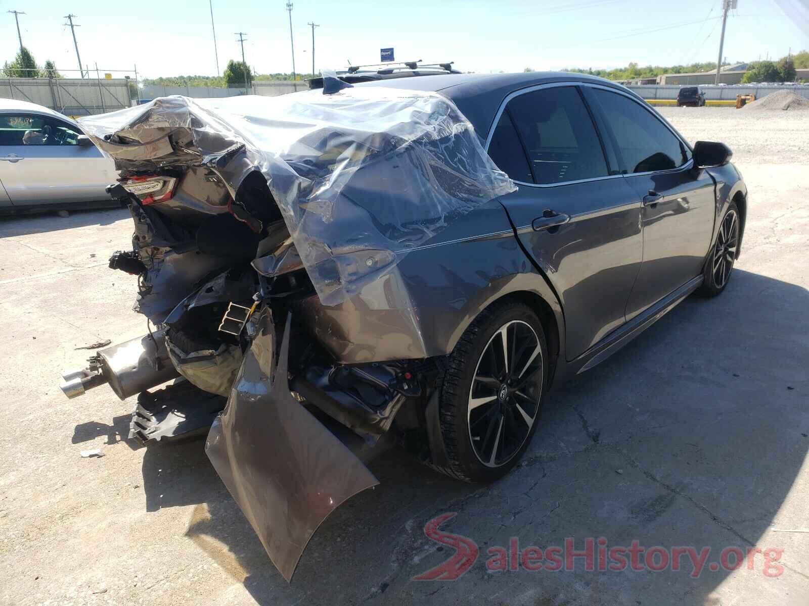 4T1B61HK8JU569106 2018 TOYOTA CAMRY