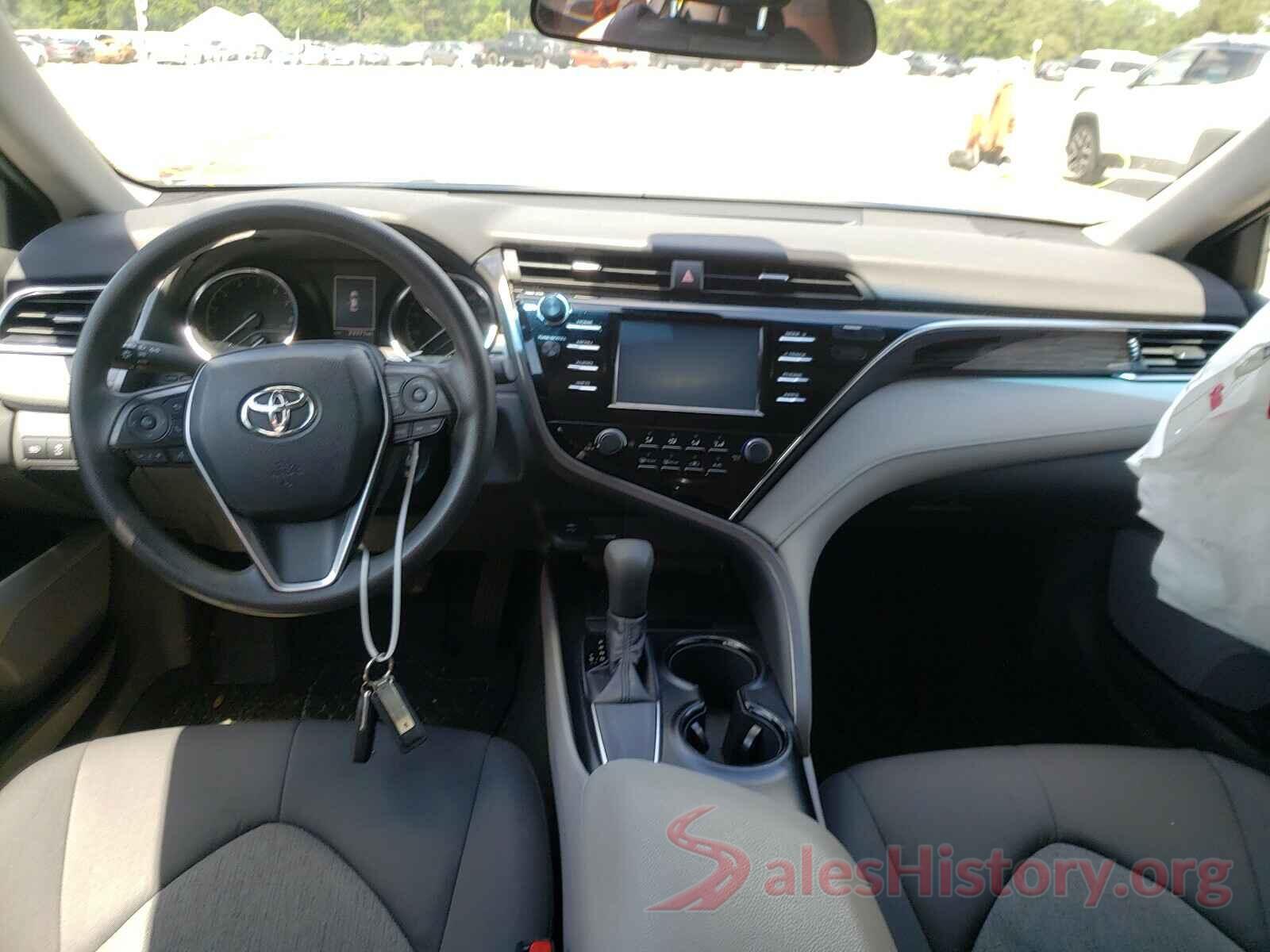 4T1B11HK6JU100207 2018 TOYOTA CAMRY