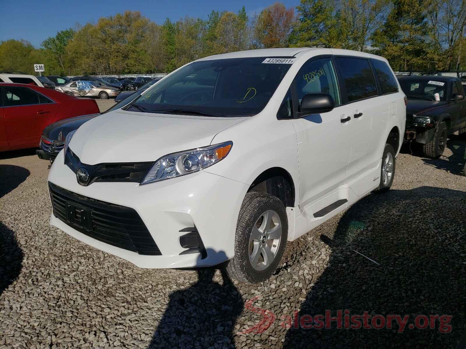 5TDZZ3DCXKS970487 2019 TOYOTA SIENNA