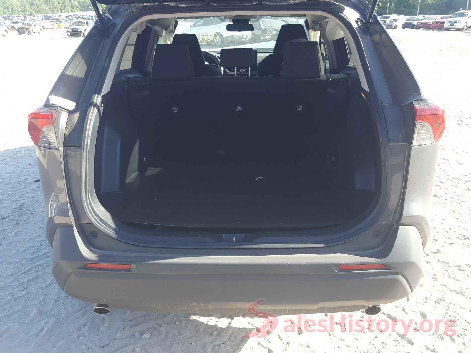 JTMH1RFVXKJ007591 2019 TOYOTA RAV4