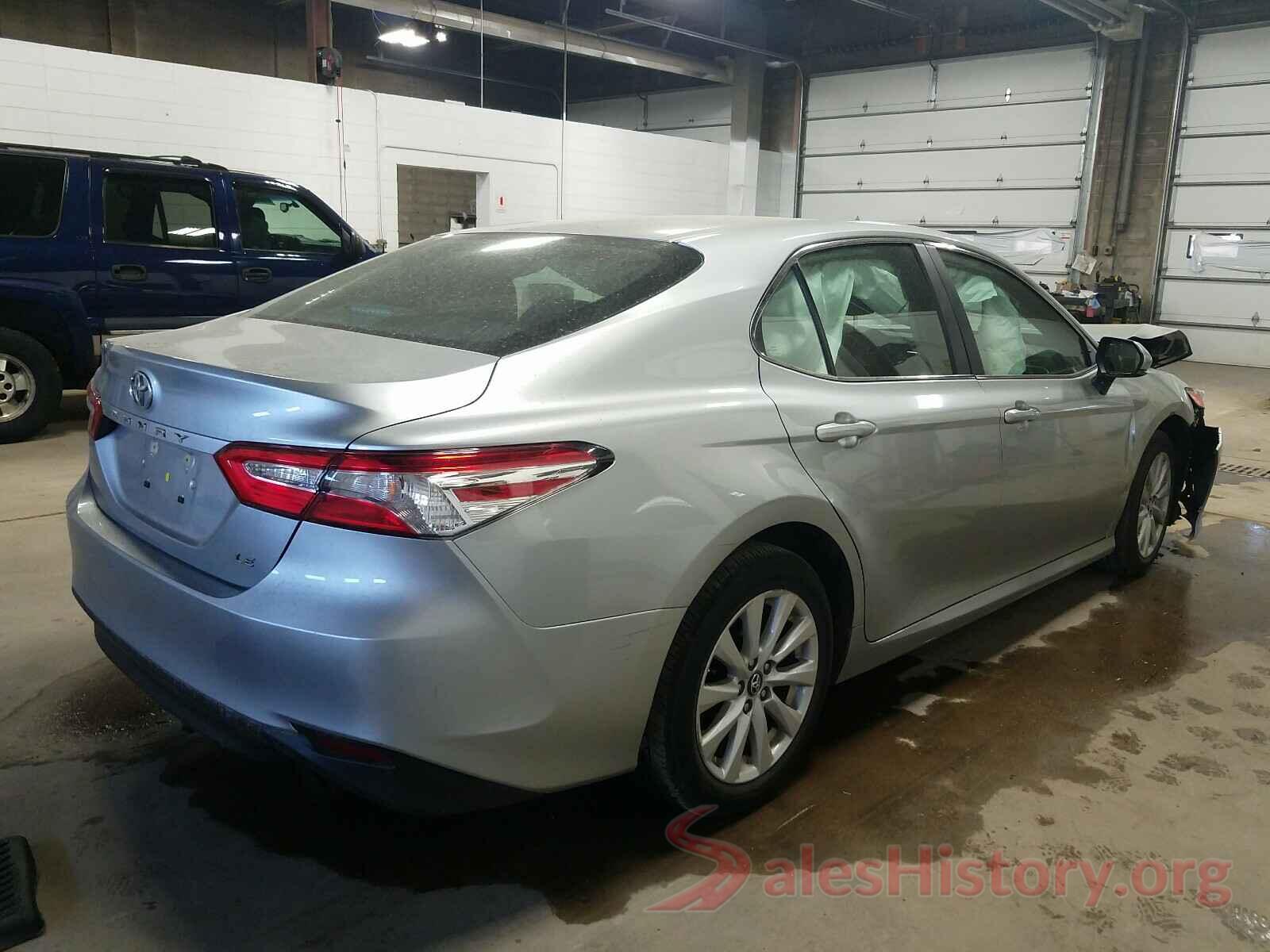 4T1B11HK5JU050089 2018 TOYOTA CAMRY