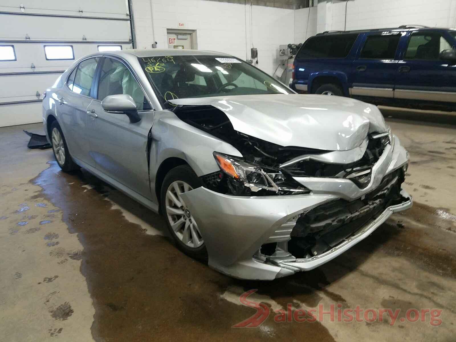 4T1B11HK5JU050089 2018 TOYOTA CAMRY