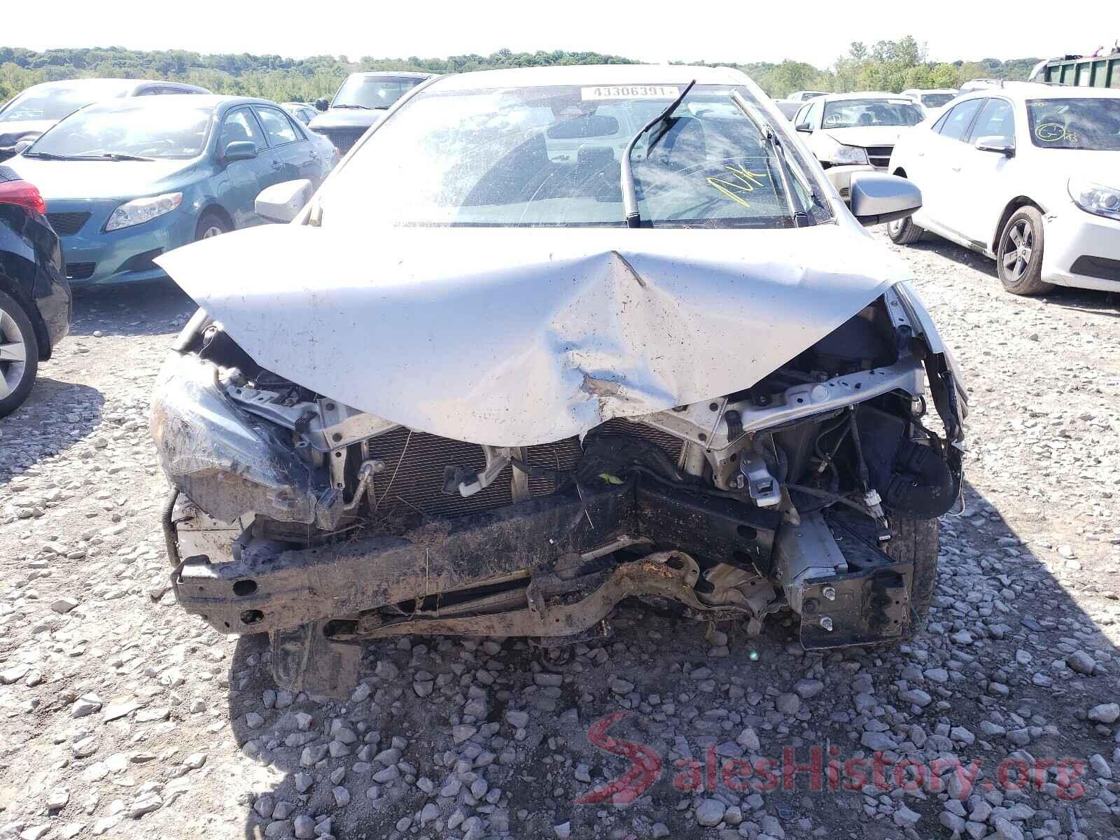 5YFBURHE1JP752363 2018 TOYOTA COROLLA