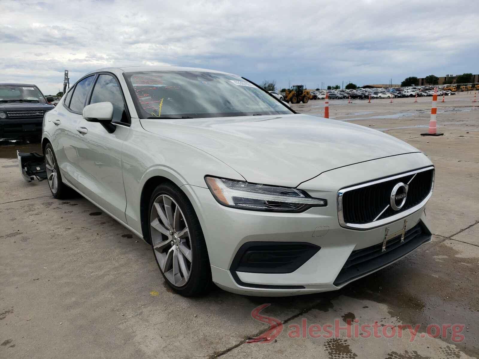 7JR102FK2KG001705 2019 VOLVO S60