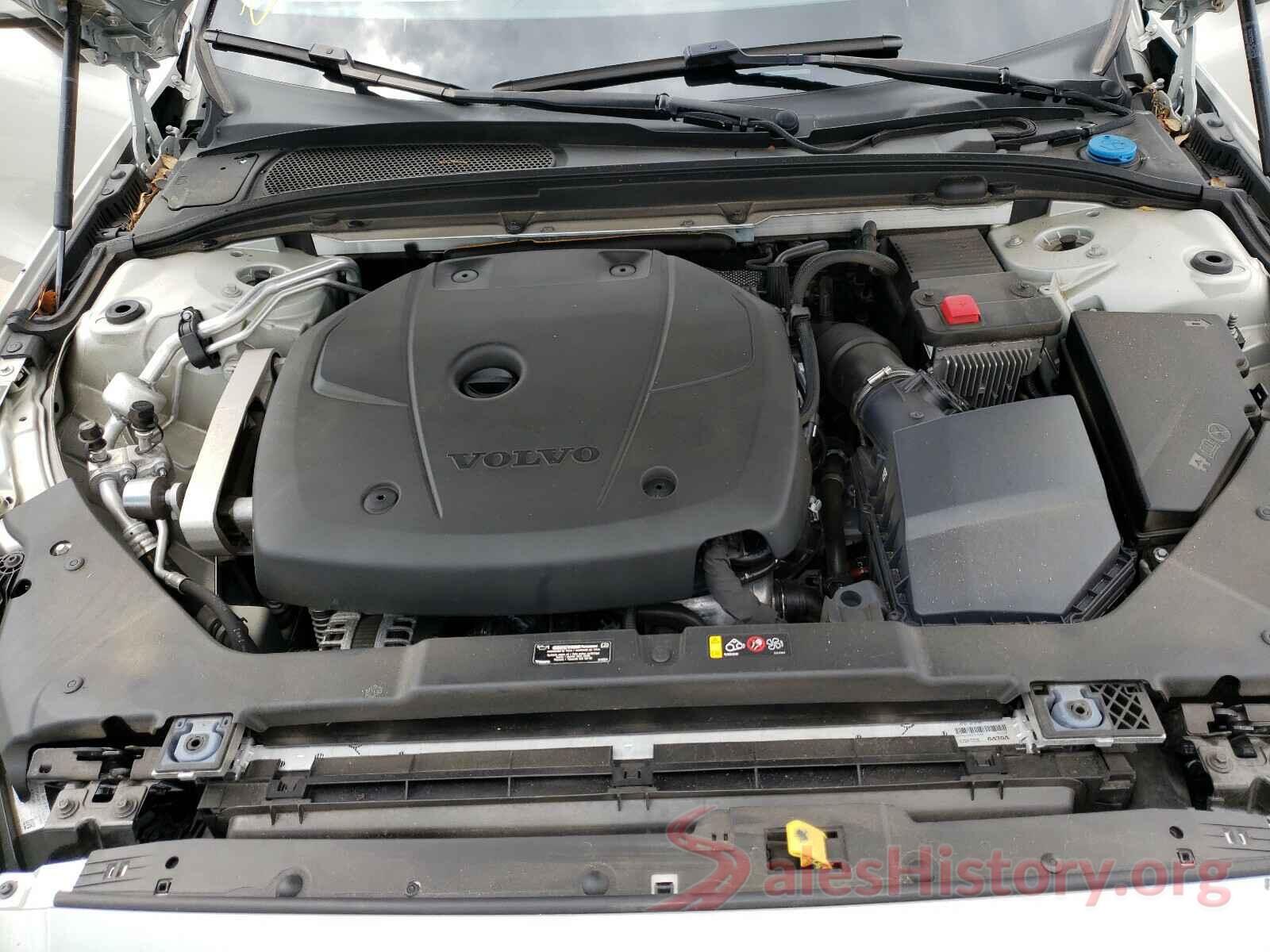 7JR102FK2KG001705 2019 VOLVO S60