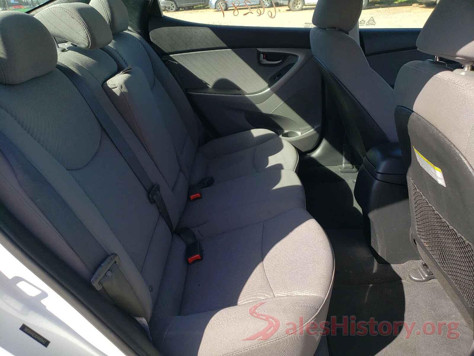 5NPDH4AE0GH669443 2016 HYUNDAI ELANTRA