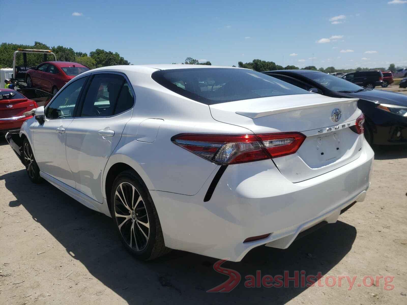 4T1B11HK6JU560659 2018 TOYOTA CAMRY