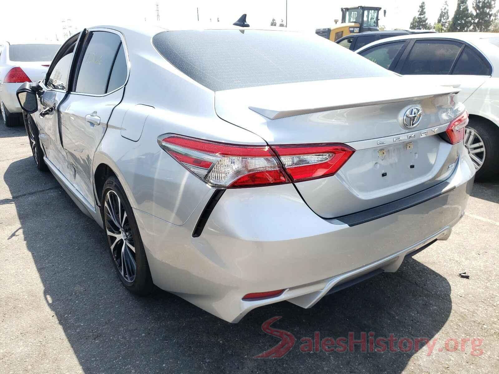 4T1B11HK0JU657811 2018 TOYOTA CAMRY