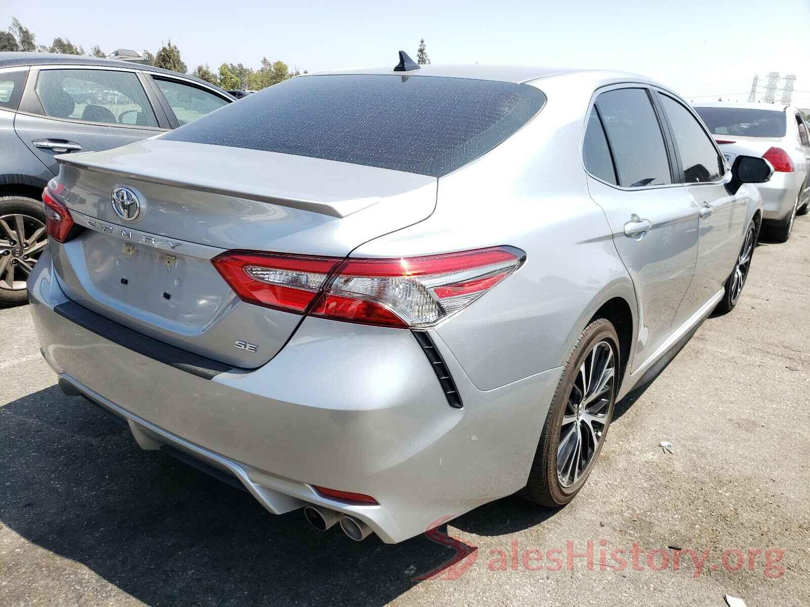 4T1B11HK0JU657811 2018 TOYOTA CAMRY