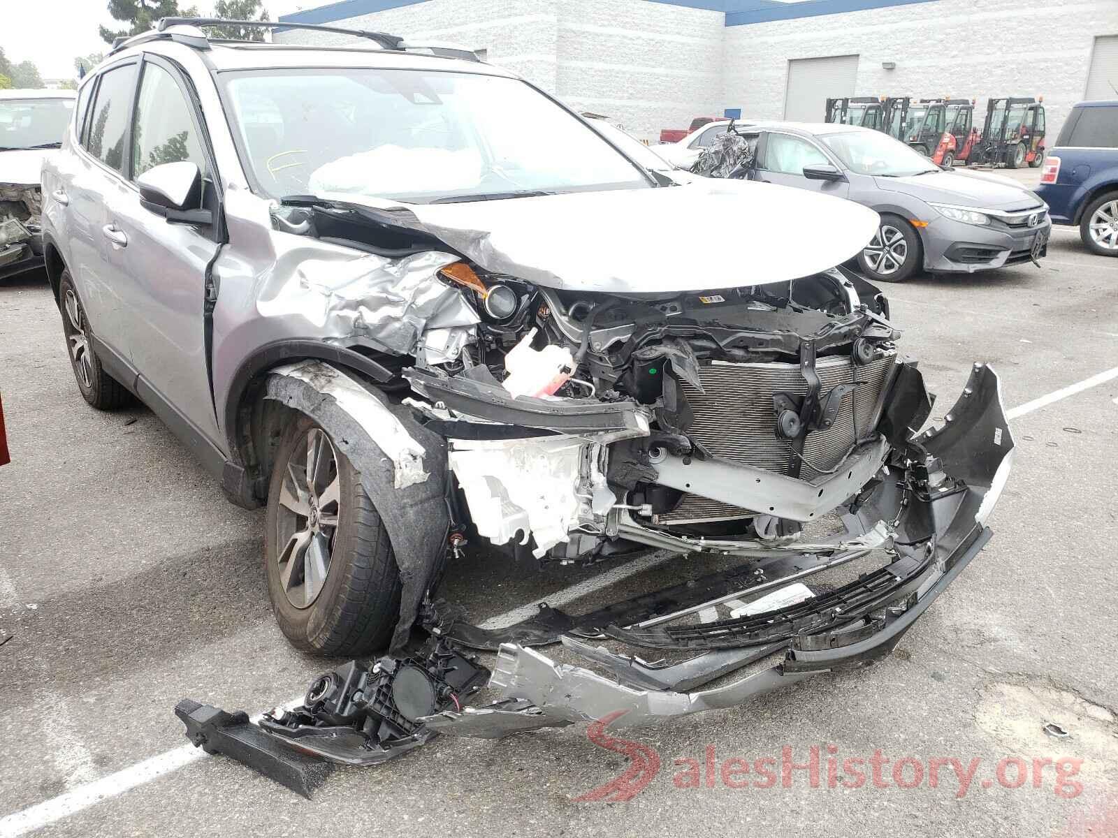 JTMWFREV6JJ207747 2018 TOYOTA RAV4