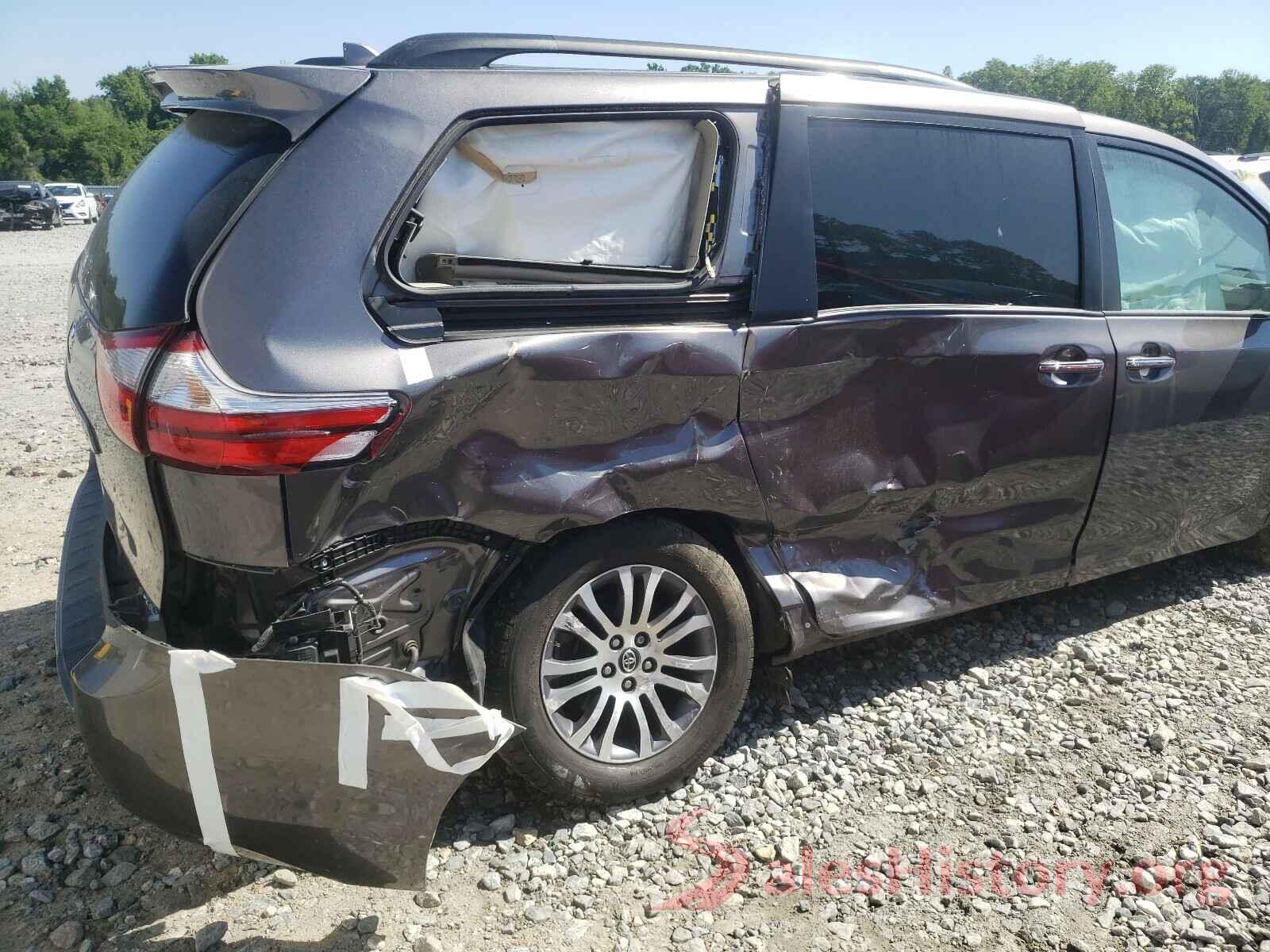 5TDYZ3DC9JS933831 2018 TOYOTA SIENNA