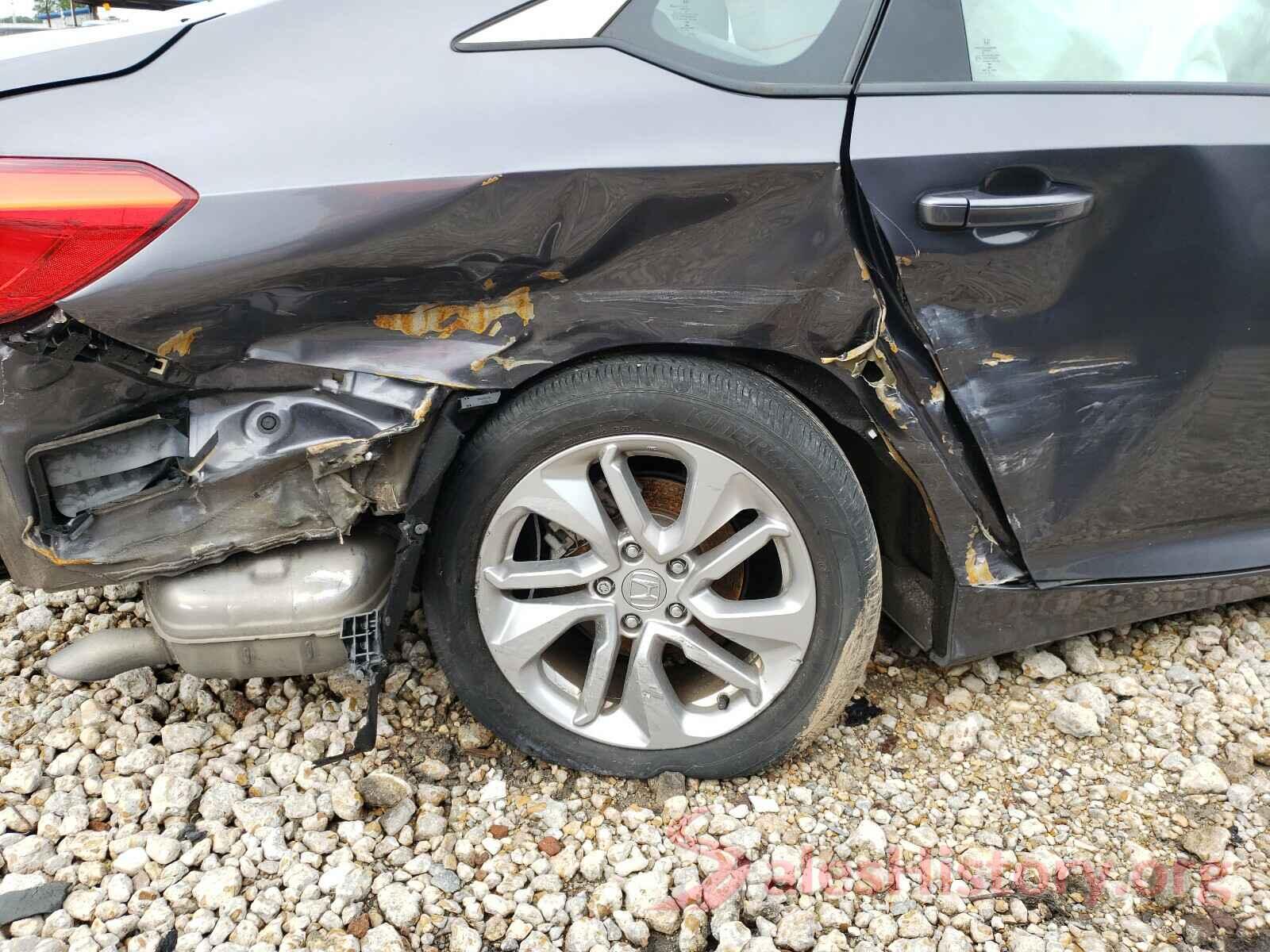 1HGCV1F15JA138635 2018 HONDA ACCORD