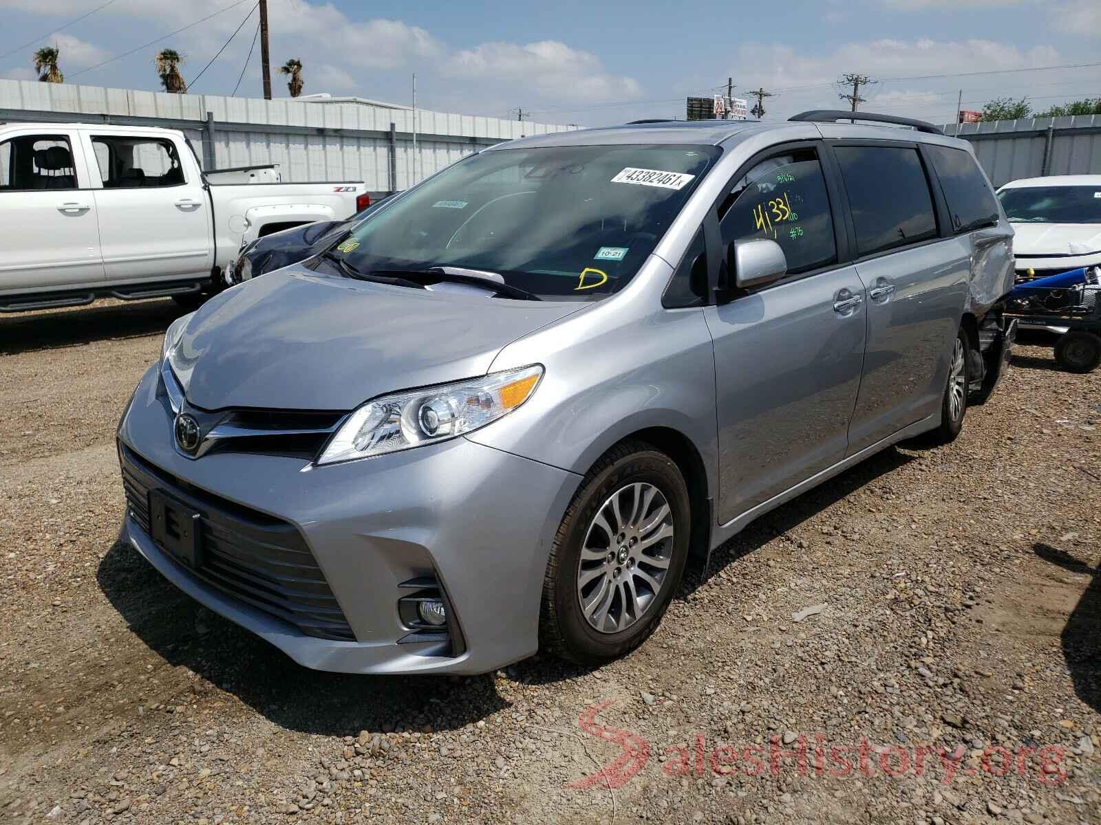 5TDYZ3DC3JS931010 2018 TOYOTA SIENNA