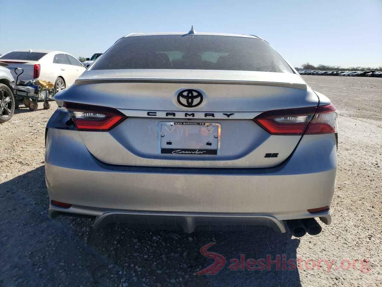 4T1T11AK7NU689773 2022 TOYOTA CAMRY