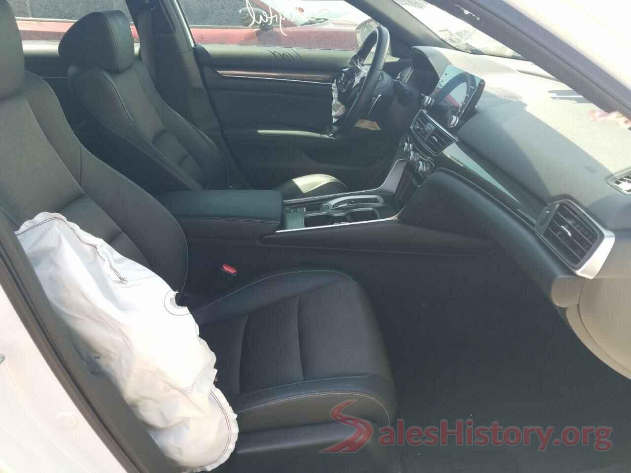 1HGCV2F30JA053581 2018 HONDA ACCORD