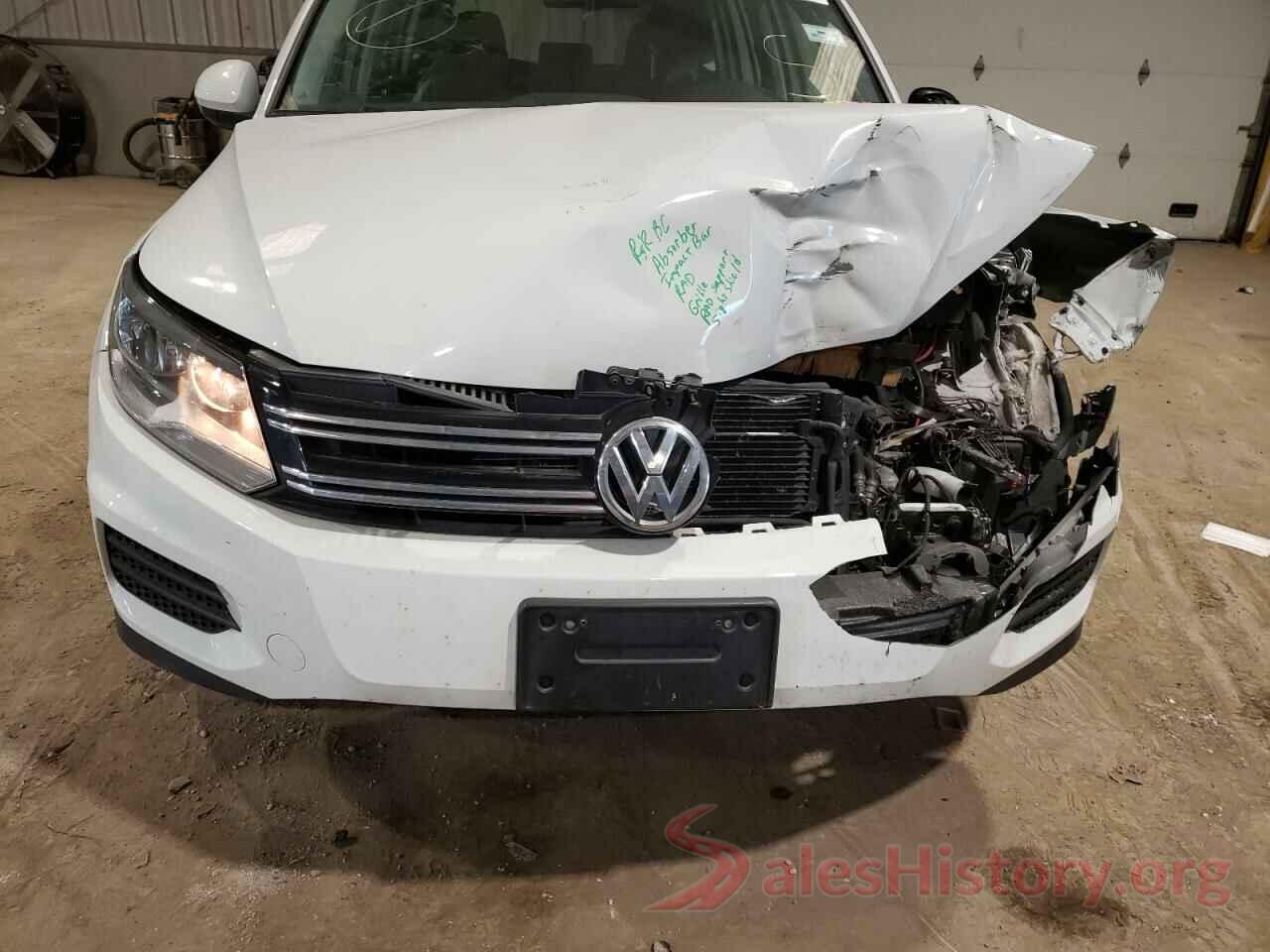 WVGAV7AXXHK023842 2017 VOLKSWAGEN TIGUAN