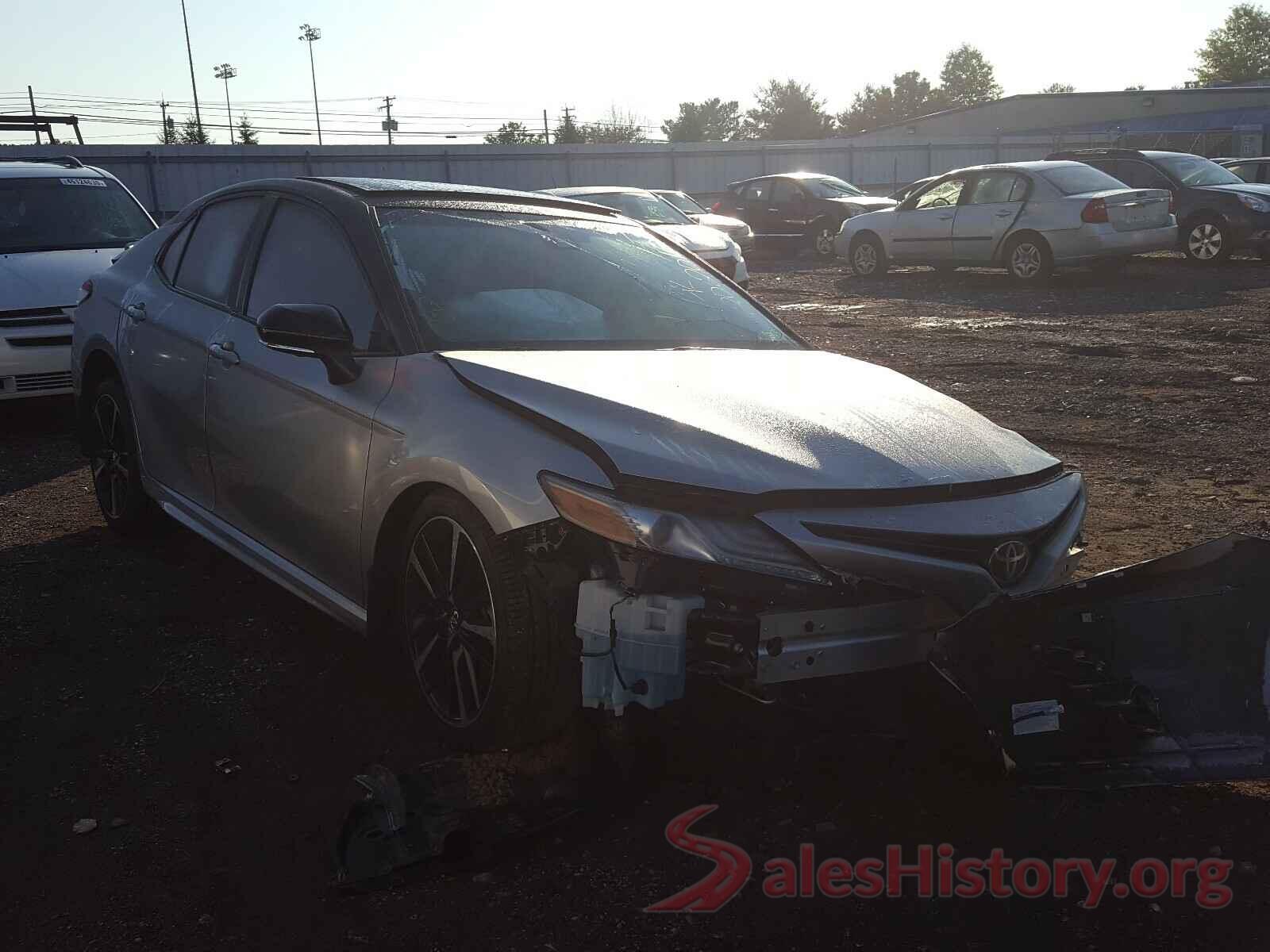 4T1BZ1HK2JU017303 2018 TOYOTA CAMRY