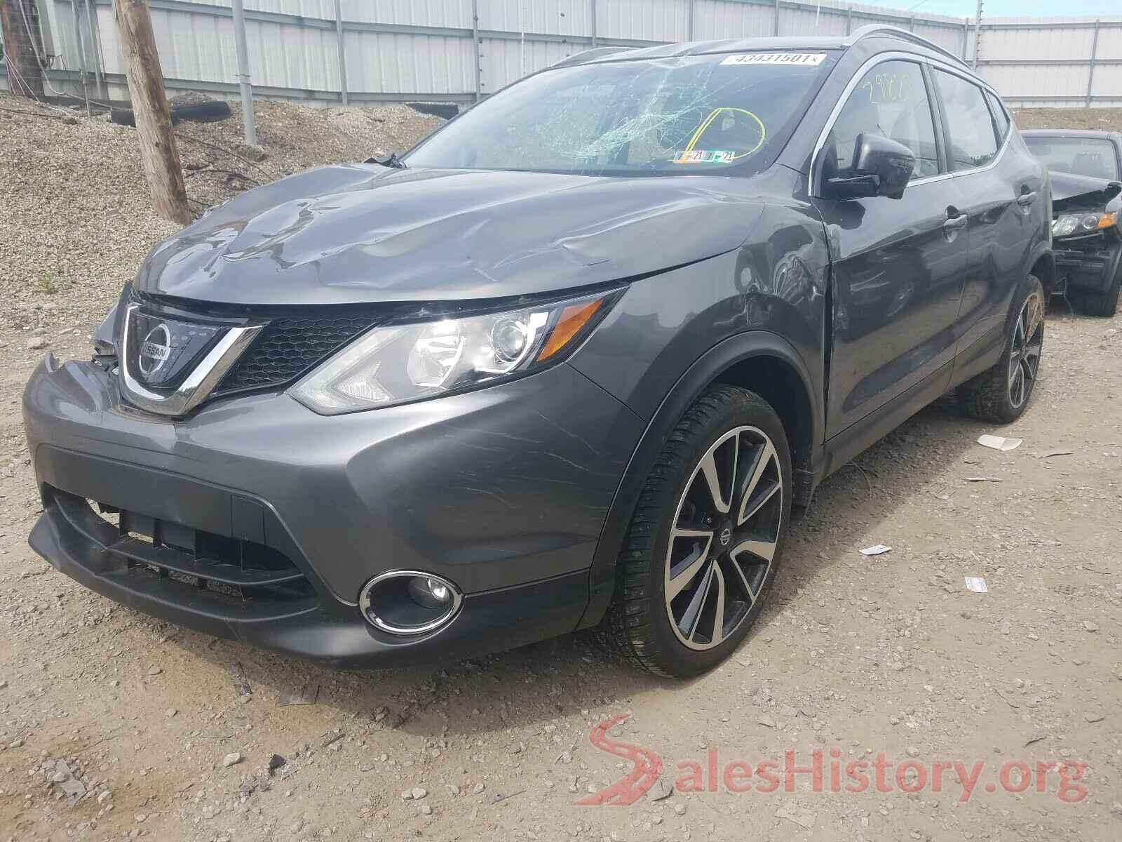 JN1BJ1CR8JW266230 2018 NISSAN ROGUE