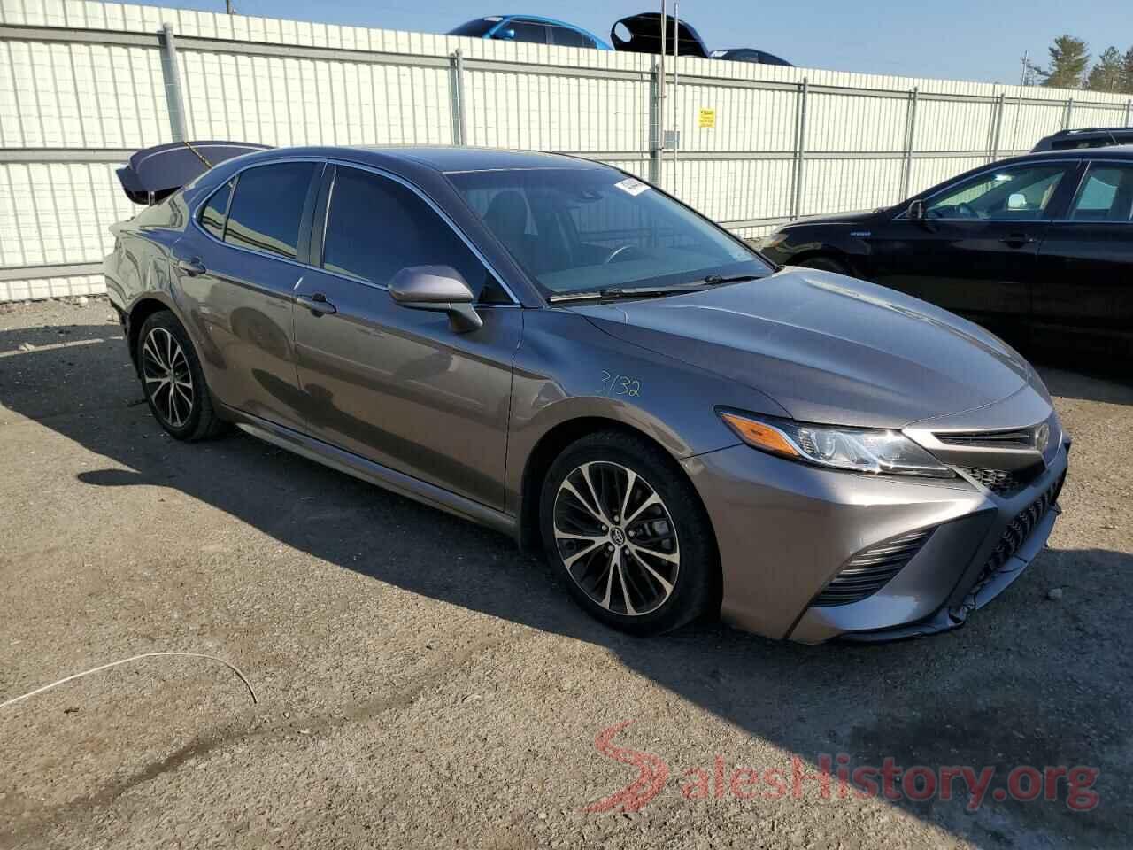 4T1B11HK3JU095063 2018 TOYOTA CAMRY