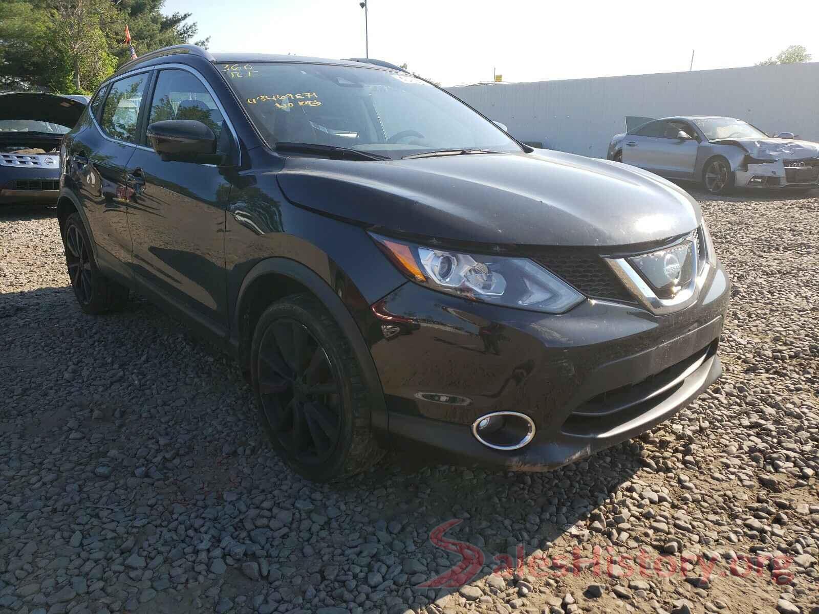 JN1BJ1CR8JW203273 2018 NISSAN ROGUE