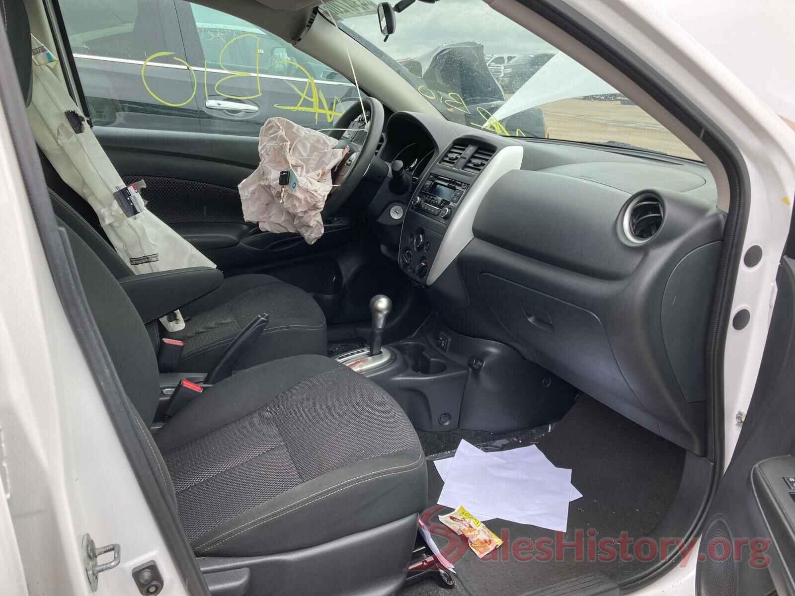 3N1CN7AP0JL832061 2018 NISSAN VERSA