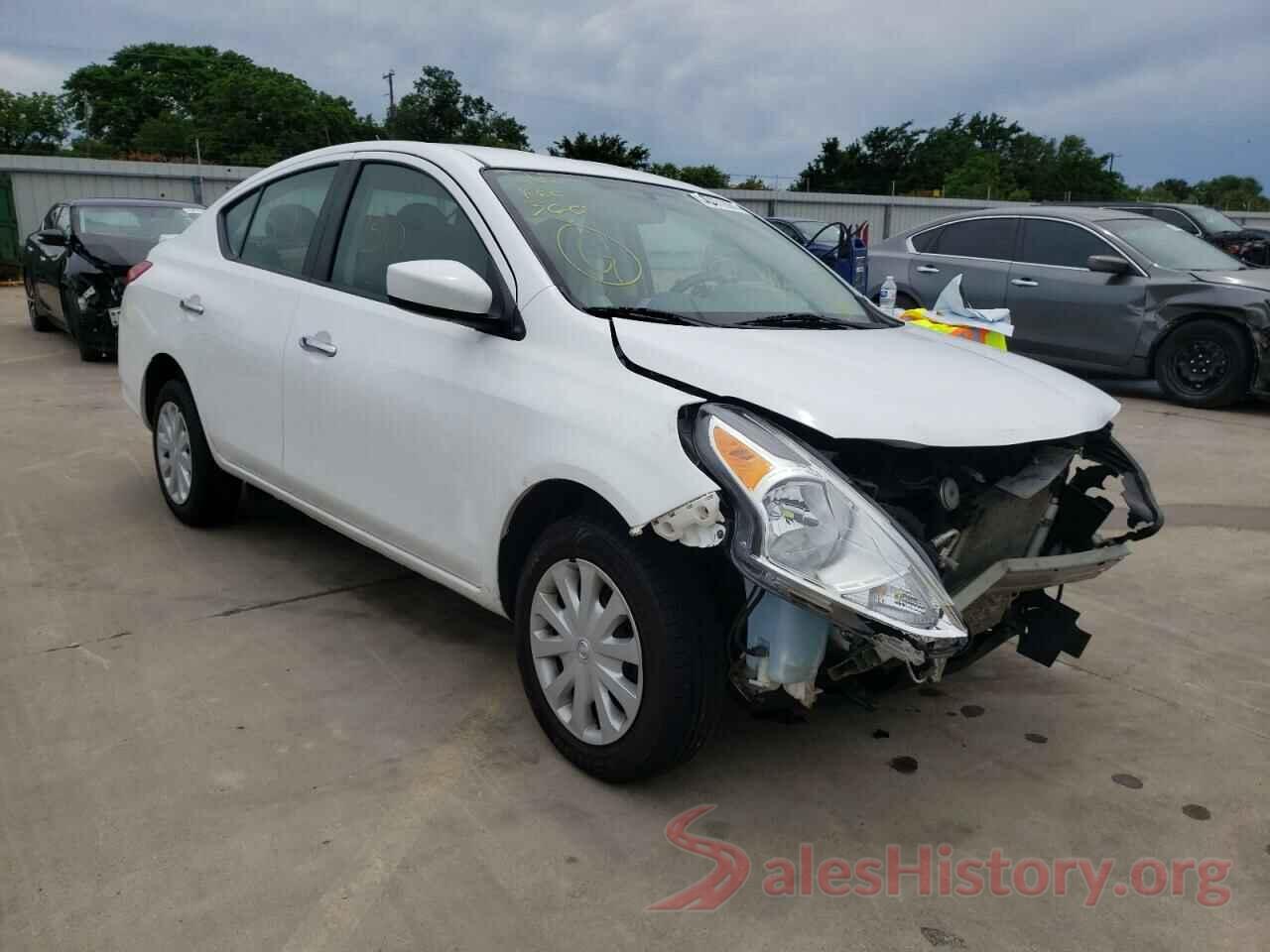 3N1CN7AP0JL832061 2018 NISSAN VERSA