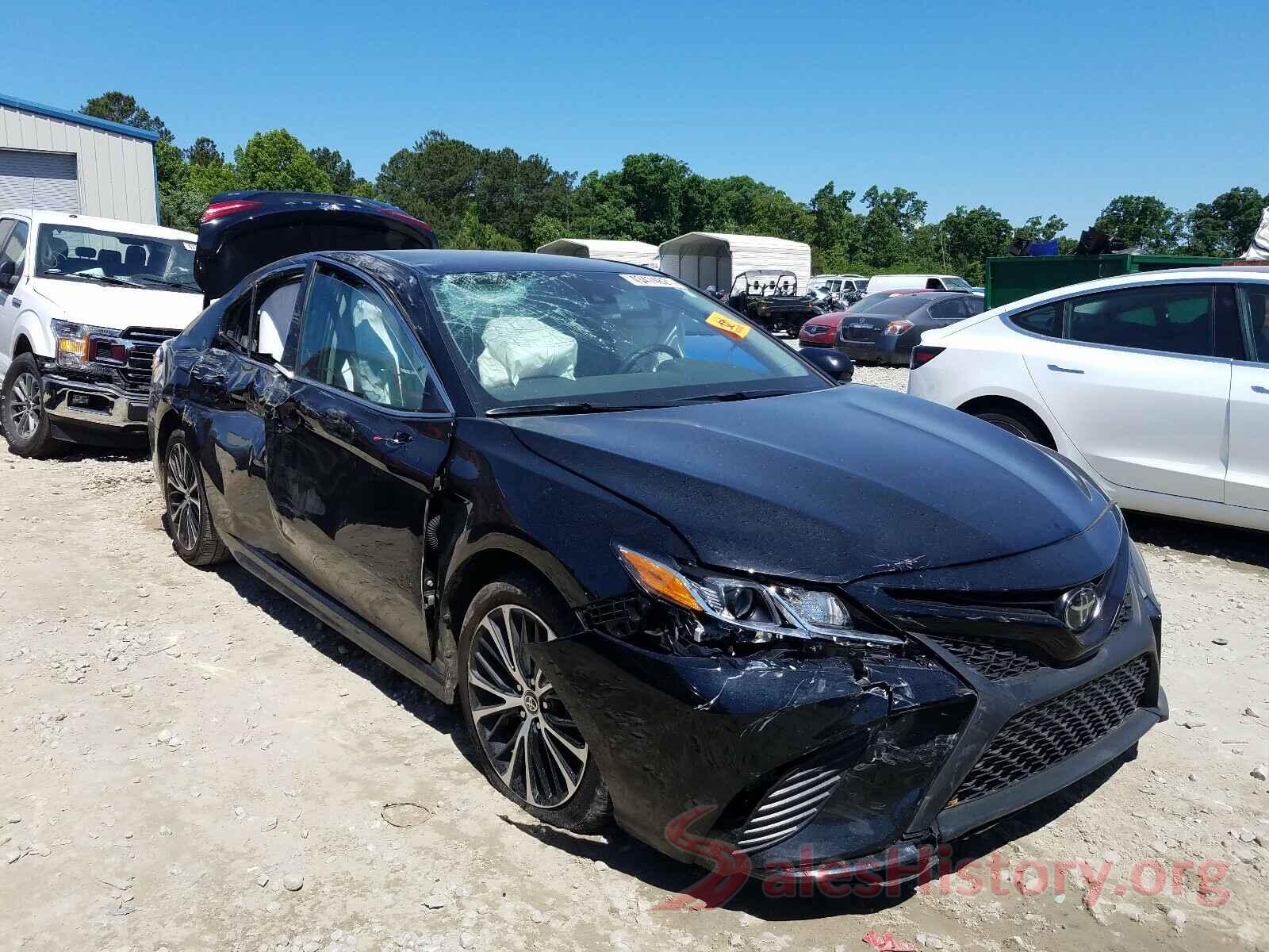 4T1G11AK3LU504570 2020 TOYOTA CAMRY