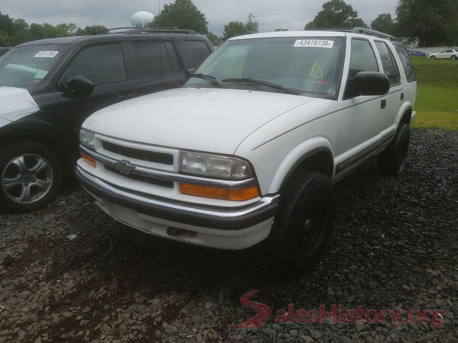 1GNDT13W9Y2289109 2000 CHEVROLET BLAZER